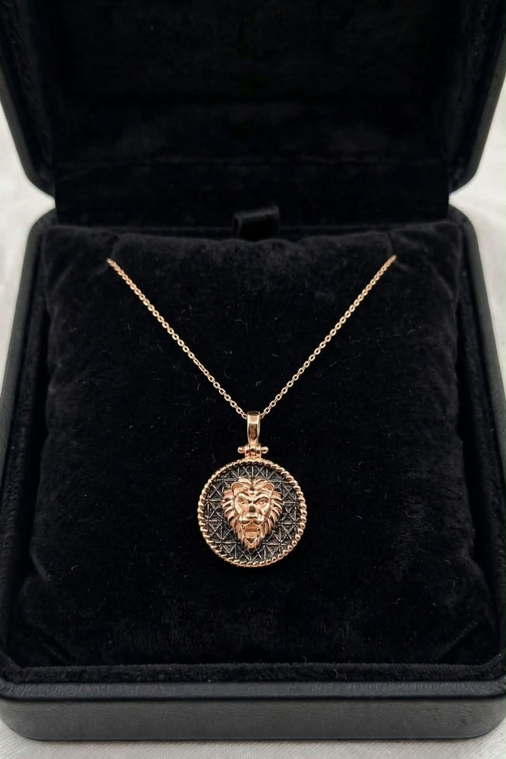 Gargantilla de León Oro Rosa 14k