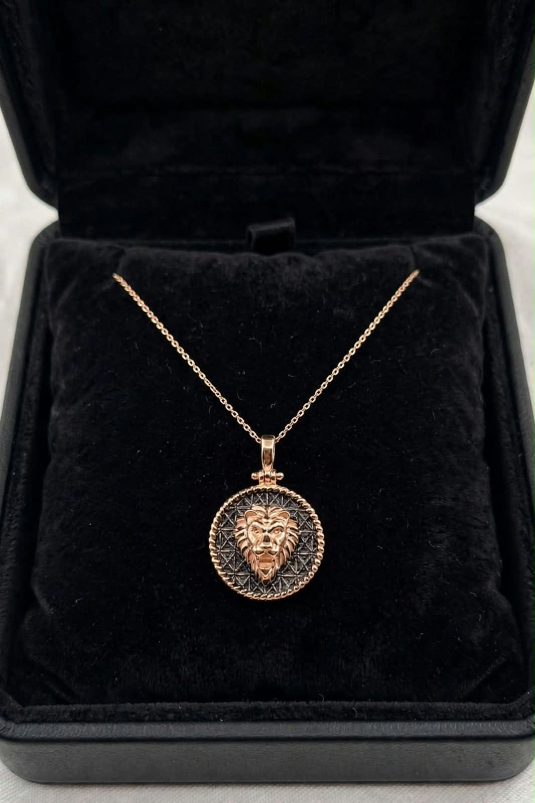 Gargantilla de León Oro Rosa 14k