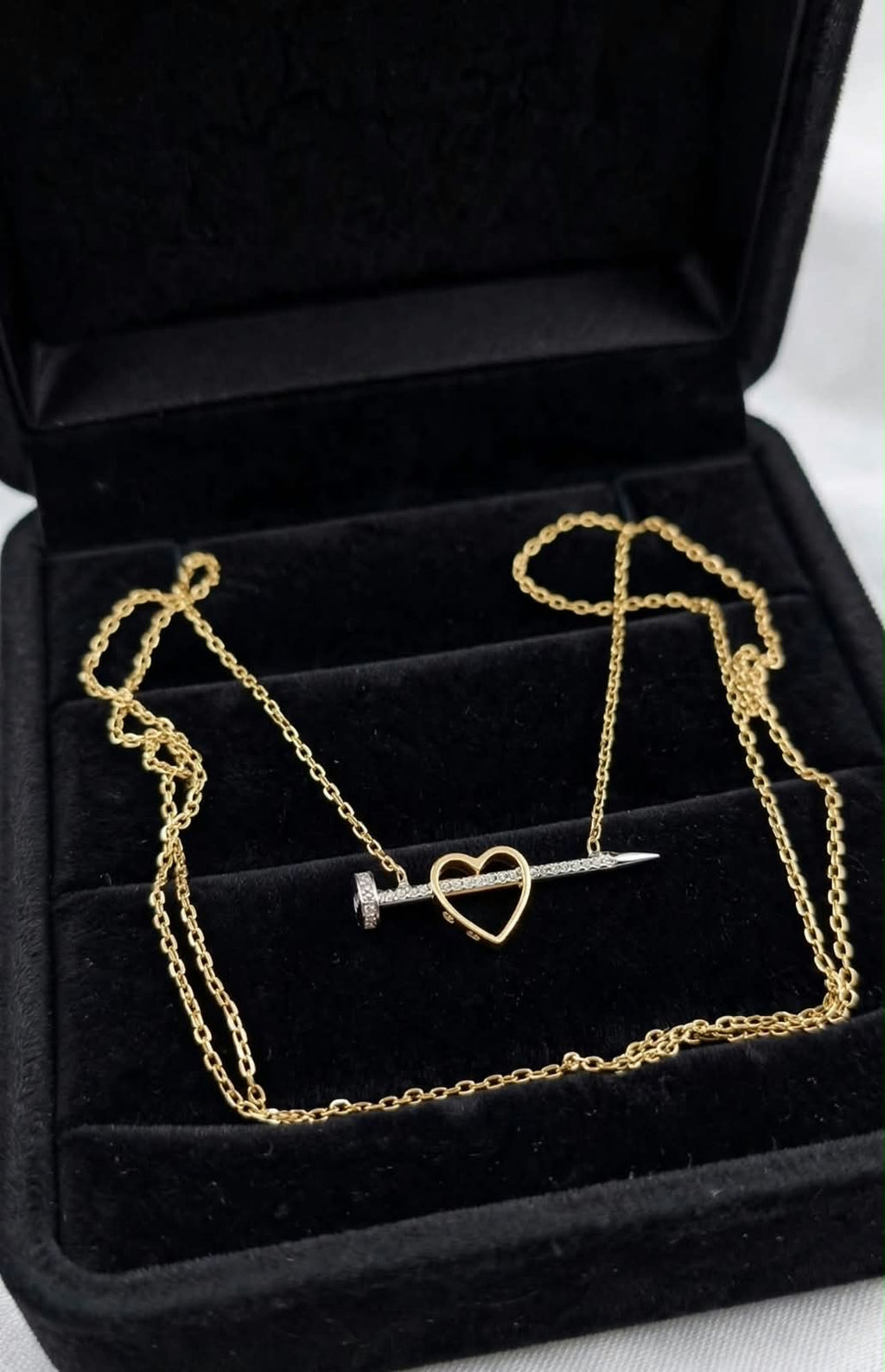 Gargantilla Clavo con Corazón 14k